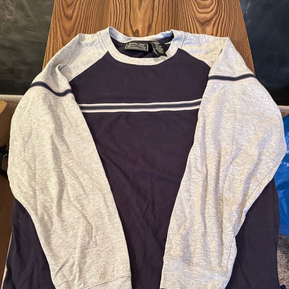 Highland Outfitters Light Gray and Navy Long Sleeve Shirt. Size L